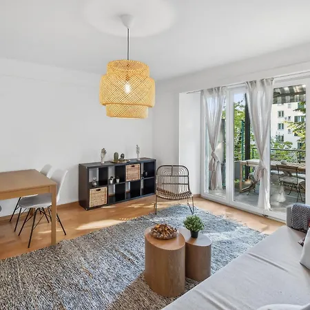 Apartment Comfortable In Oerlikon 20 Minutes Away From Airport Zürich