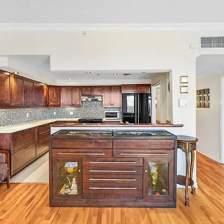 Lakeview Residences Apartment *