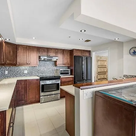 Lakeview Residences Apartment *