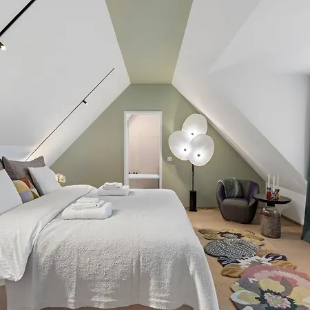 Bahnhofstrasse Designer Penthouse Private Rooftop Apartment