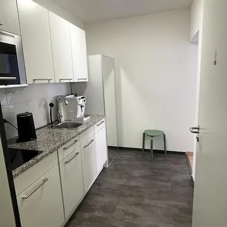 Apartment Oase Im Belebten Viertel - 21 - Kueche, Boxspringbett Und Kaffeevollautomat