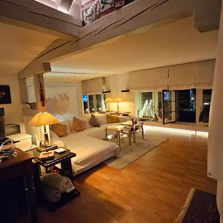 Apartment Executive In Pedestrian Area *