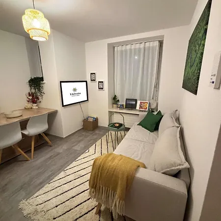 In Center Of Apartment Zurich