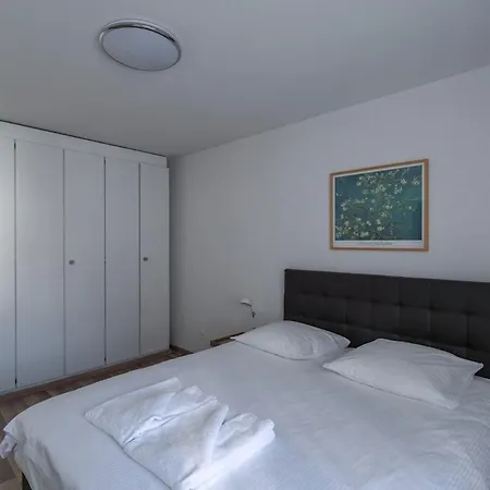 2br Flat Close To Lake, Opera And Center - Sf10 Apartment Zurich