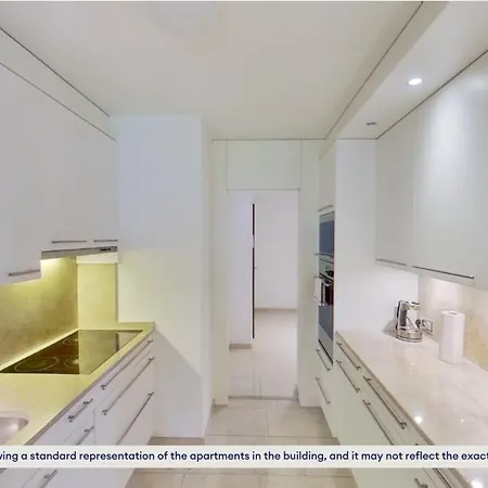 Chic 3-bedroom Near Center Apartment Zürich