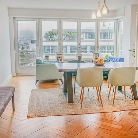 Homestay Downtown - Large, Quiet Private 