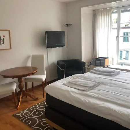Charming In The Old Town - Uz3 Apartment