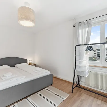 Basic With Full Kitchen Apartment