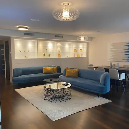 Apartment Luxury 250sqm With Ac & Parking *