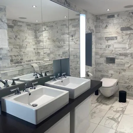 Luxury 250sqm With Ac & Parking Zurich