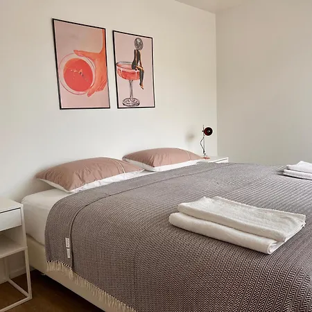 Up&great - Chic Urban Homes Apartment *