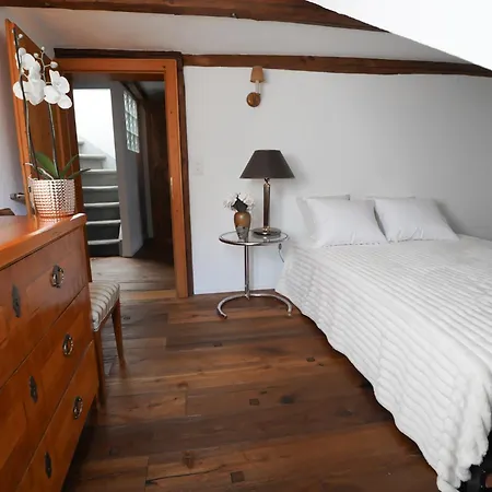 Rooftop Maisonette In Old Town Apartment