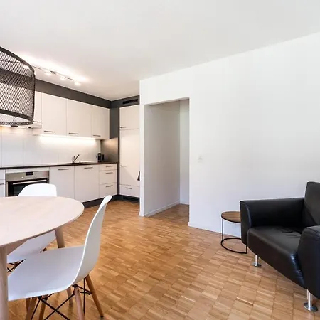 Apartment 2 In District 4 *