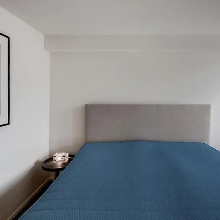 Prime With Designer Furniture In District 4 Apartment Zurich