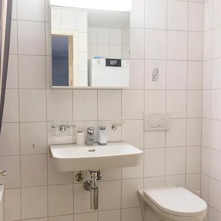 2 Bedroom Aus41-4f- 8045 Apartment Zurich