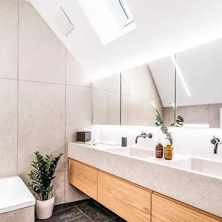 Bahnhofstrasse Designer Penthouse Private Rooftop * Zurich
