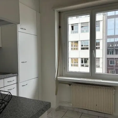 Apartment Centrally Located Nearby - Cross 8