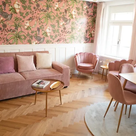 Rose - Kreis 6 Apartment