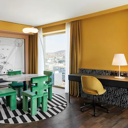 Hotel Renaissance Tower 5*