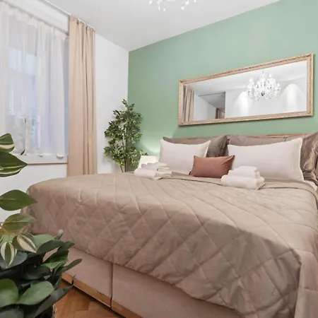 Ac Private Terrace Freeparking Apartment *