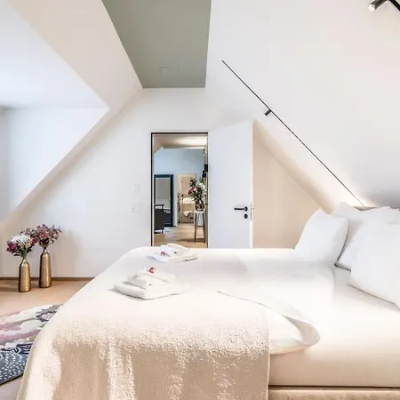 Bahnhofstrasse Designer Penthouse Private Rooftop Apartment *
