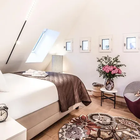 Bahnhofstrasse Designer Penthouse Private Rooftop * Zurich