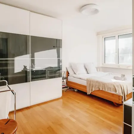 Modern With Balcony In Center A Hoh - Self Checkin Apartment *