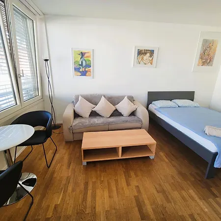 Stylish With Balcony Self Check-in A Hoh Apartment