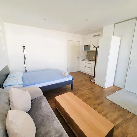 Apartment Stylish With Balcony Self Check-in A Hoh *