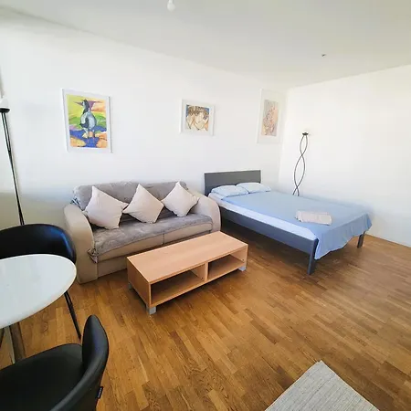 Apartment Stylish With Balcony Self Check-in A Hoh *