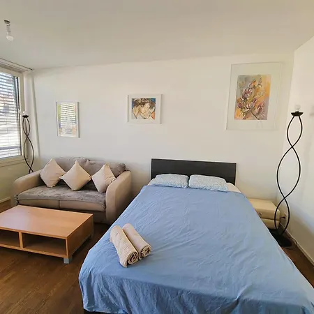 Apartment Stylish With Balcony Self Check-in A Hoh *