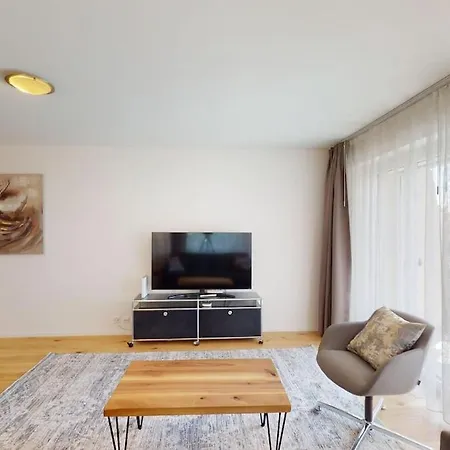 But Quiet 1br - Sun 6 Apartment *