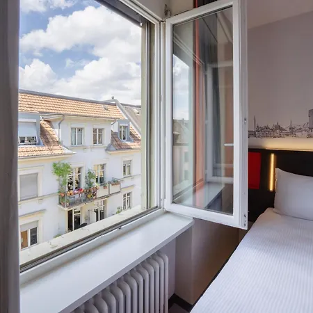 Hotel Easyhotel Main Station 3*