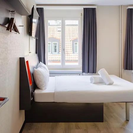 Easyhotel Main Station Zurich