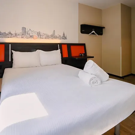 Hotel Easyhotel Main Station 3*