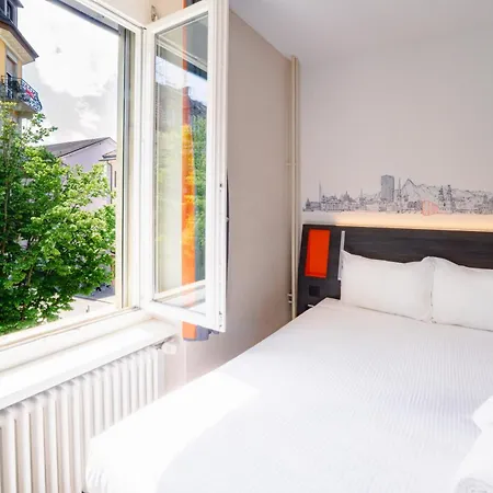 Easyhotel Main Station 3*