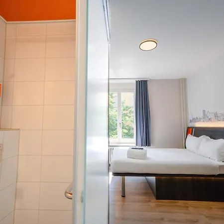 Easyhotel Main Station 3* Zurich