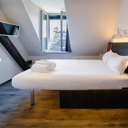 Easyhotel Main Station 3* Zurich