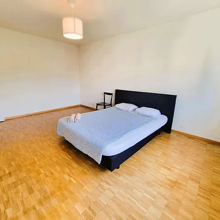 5 Bedroom Center With Balcony Dorf - Self Checkin Apartment Zurich