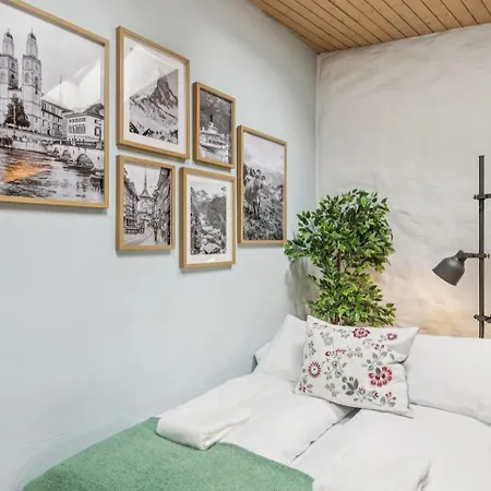 Apartment Aaacentralriversidepenthousewbalcony&waterview Zurich