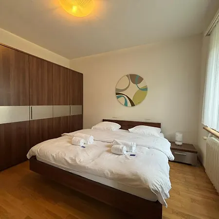 Apartment Spacious 1br Near And Opera - Mill 3 11