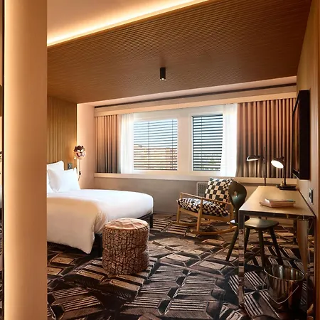 Hotel Mama Shelter 4*