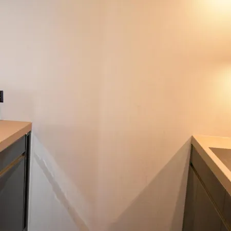 Comfortable 1br Flat At Great Location - Baron 24 Apartment Zurich
