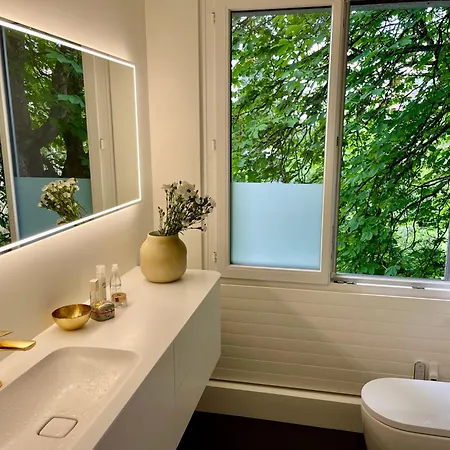 Luxury, Quiet Flat Overlooking * Zurich