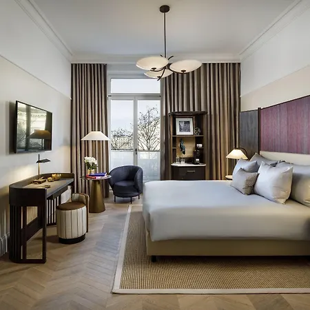Small Luxury Ambassador Hotel 4*