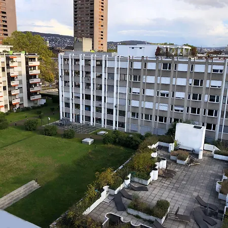 Hotel Crowne Plaza Zürich, An Ihg