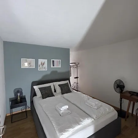 Apartment In West-eichbuehlstr 62-68