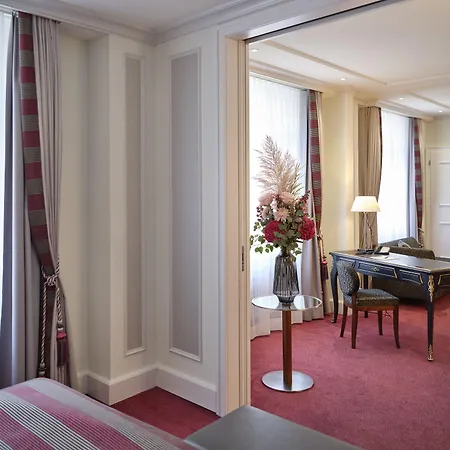 Hotel Schweizerhof 5*