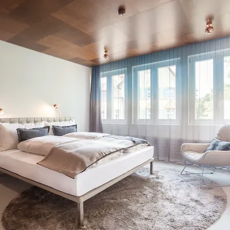 Hotel Ema House 4*