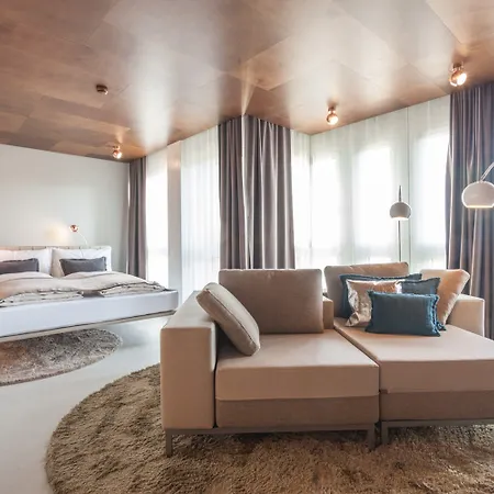 Ema House Hotel